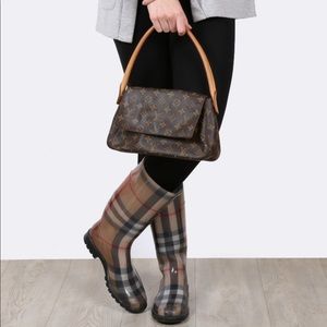 Authentic Louis Vuitton looping shoulder bag